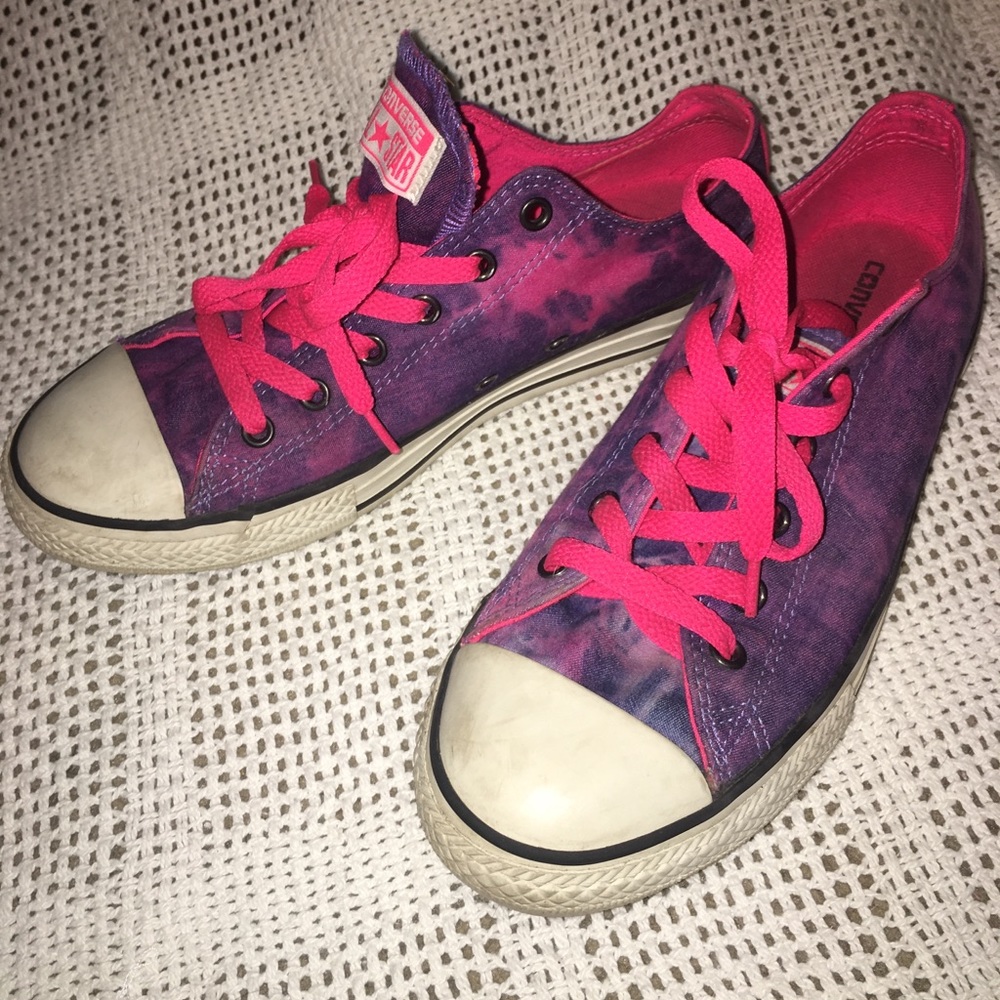 Converse size 5 (women’s)